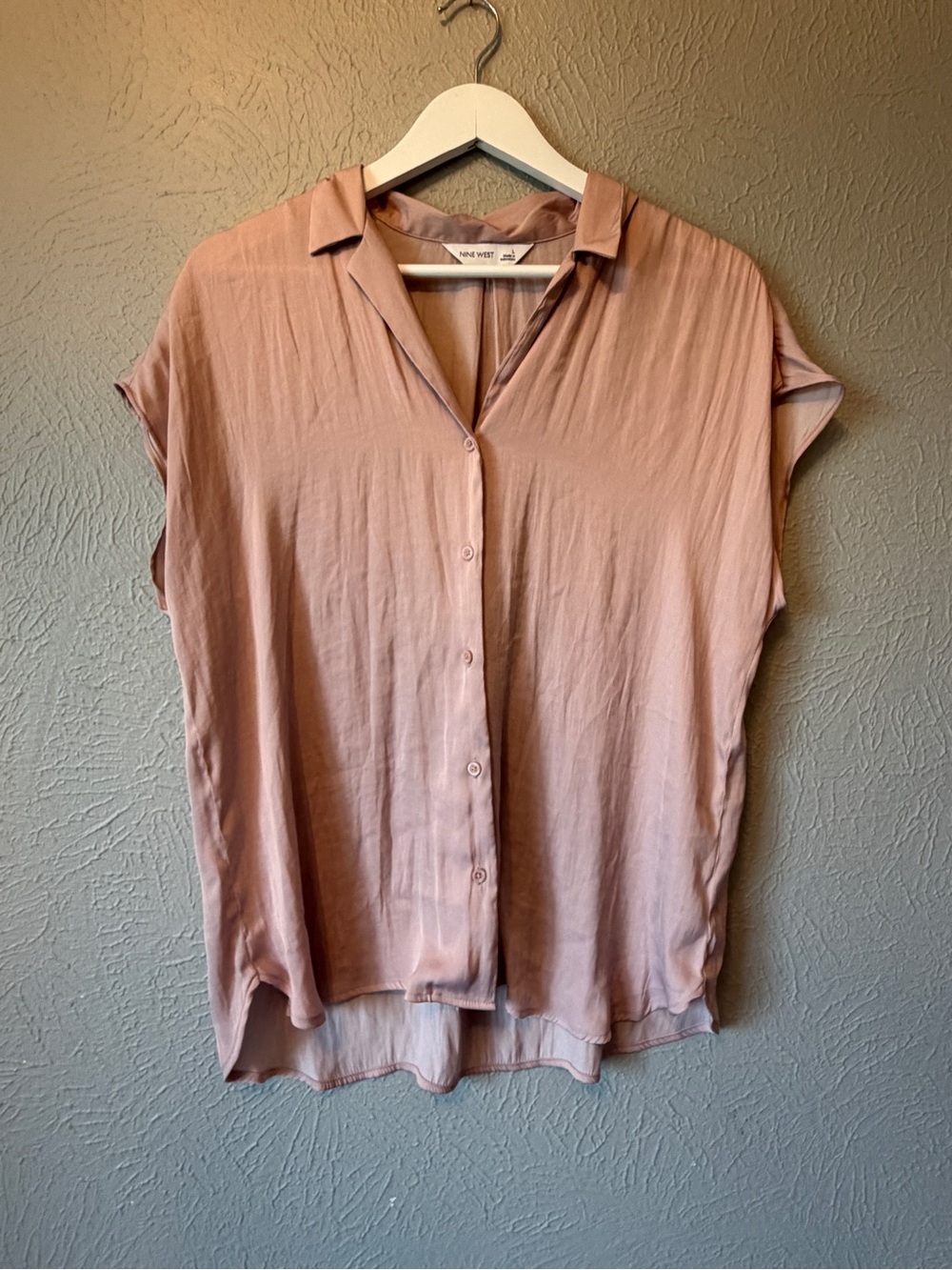 Nine West Mauve Short Sleeve Button-Front Blouse